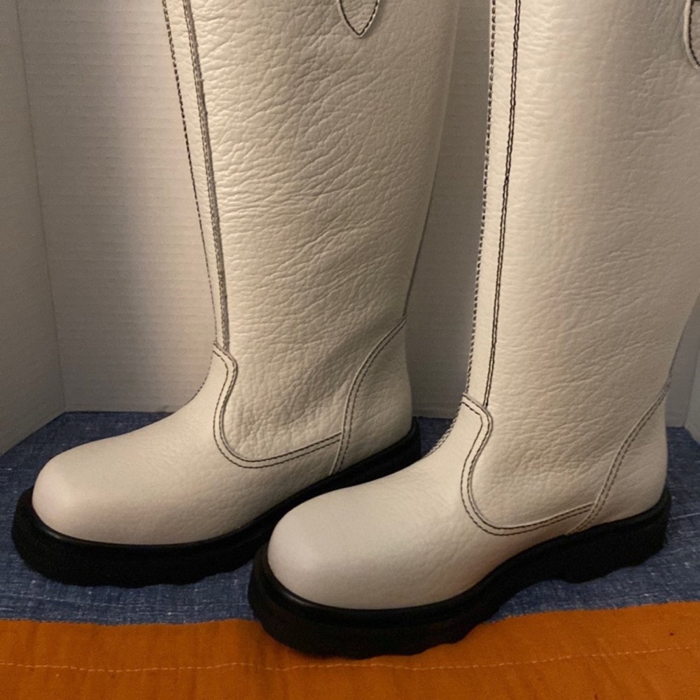 Marni White Leather Knee-High Heeled Boots with Black Soles